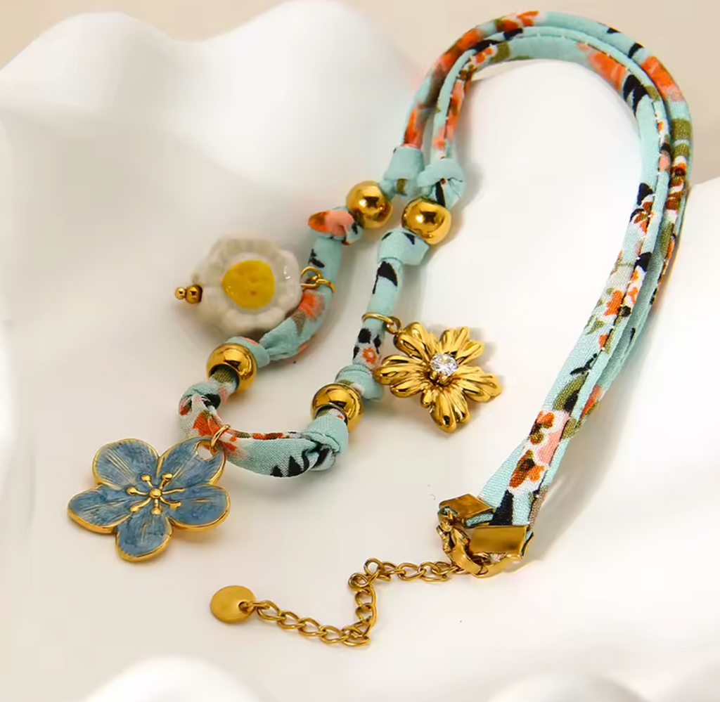 Bohemian Floral Pendant Necklace